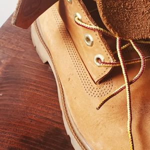 SOLD. Wheat Timberland Boots + a bonus